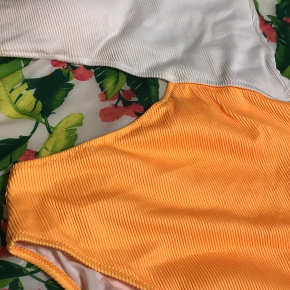 One Piece Two Toned Swimsuit Size M - Picture 6 of 7